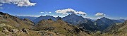 26 Salendo in Cima di Mezzeno ampia vista panoramica con al centro il Monte delle galline